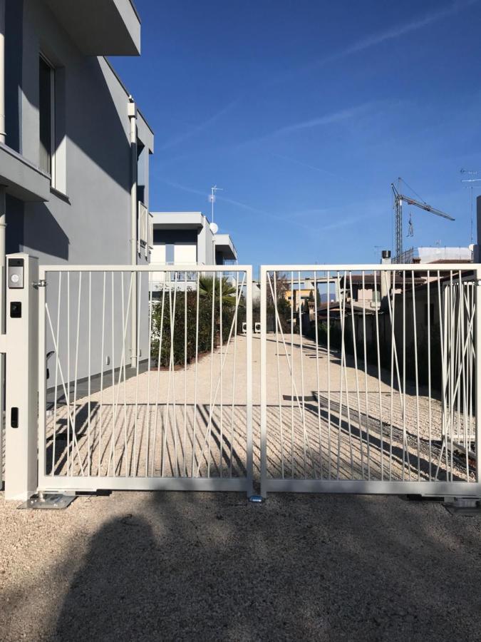 Villa Karolina Ντεζεντσάνο ντελ Γκάρντα Εξωτερικό φωτογραφία